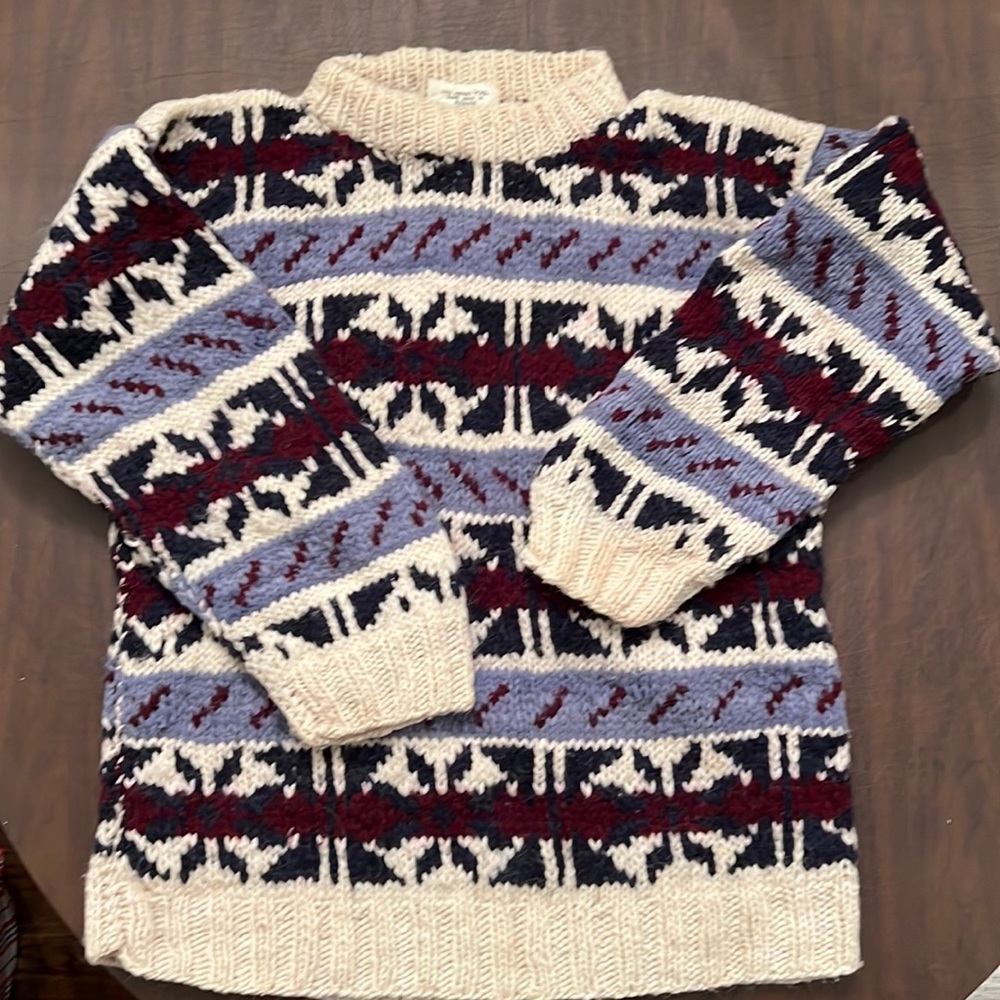 Handmade 100% merino wool sweater from Ecuador